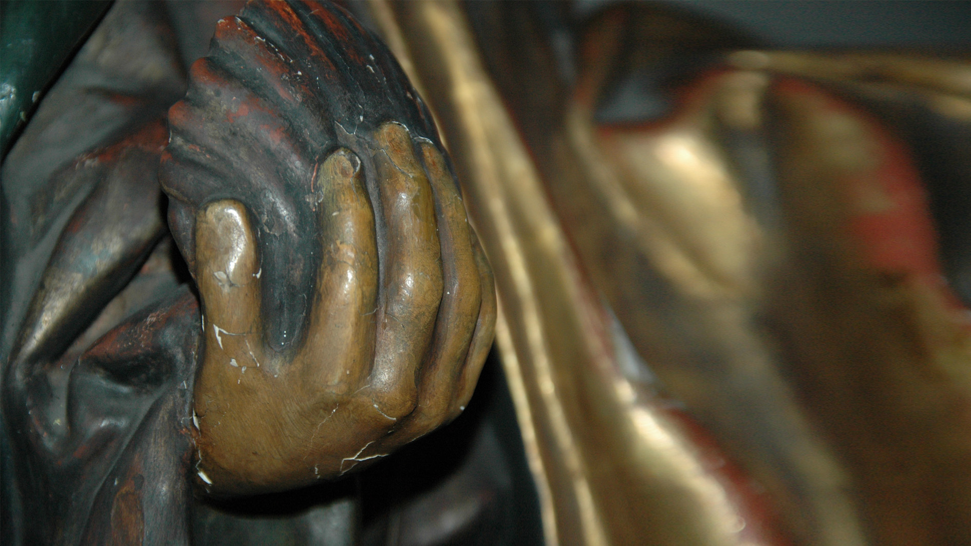Close up of Madonna sculpture